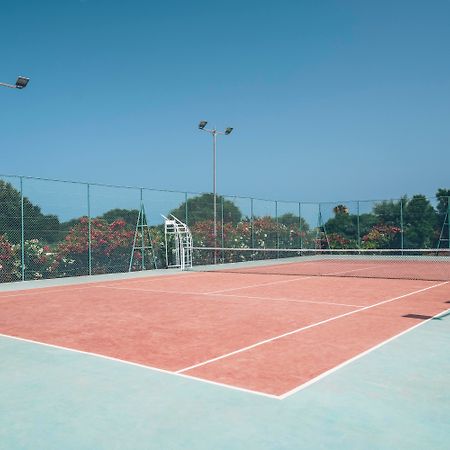 Hotel Iberostar Saïdia Exterior foto Tennis court