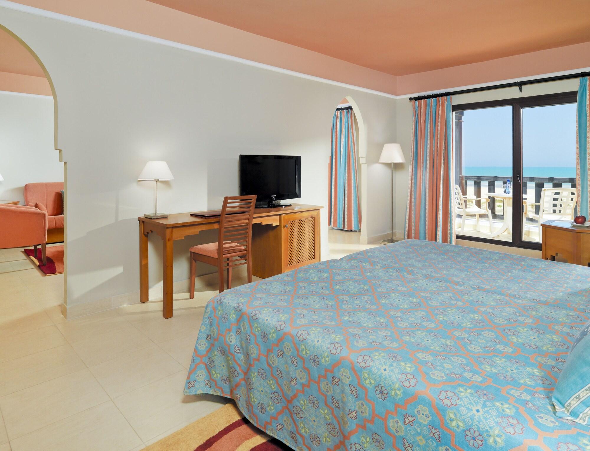 Hotel Iberostar Saïdia Exterior foto A typical room at the hotel