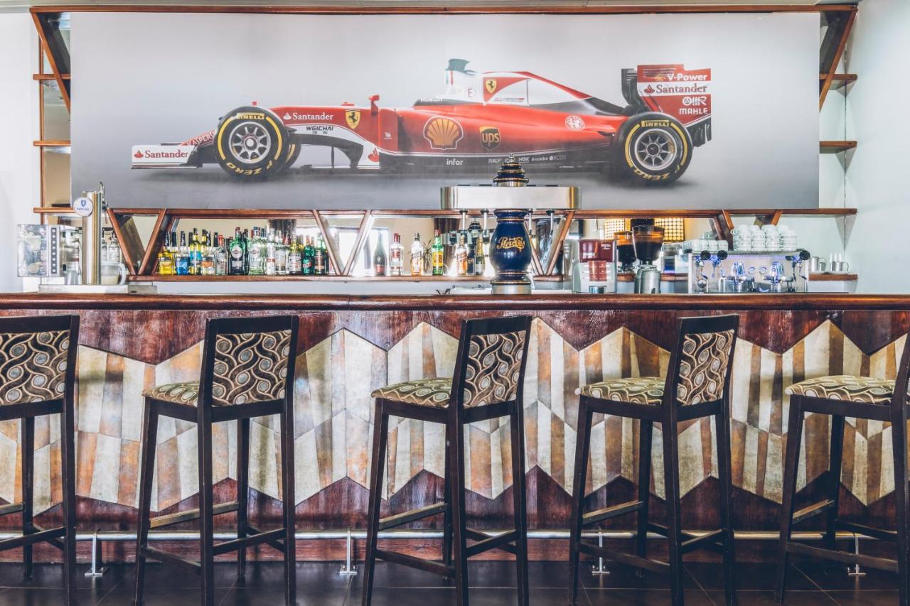 Hotel Iberostar Saïdia Exterior foto The bar at the Ferrari Store in Maranello